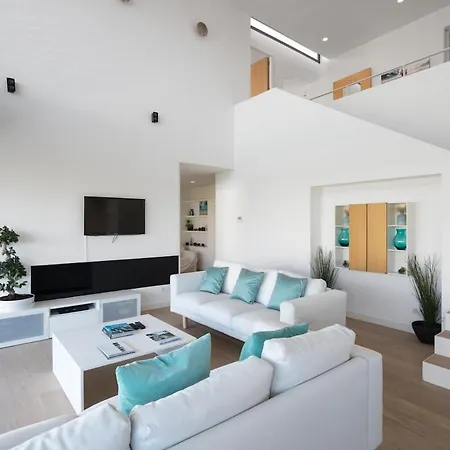 Вилла 4-bed Luxury 5-star Кальдас-де-Малавелья