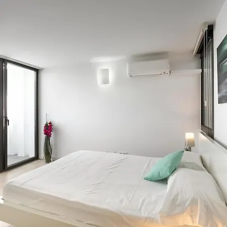 4-bed Luxury 5-star Вилла