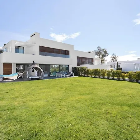 4-bed Luxury 5-star Villa