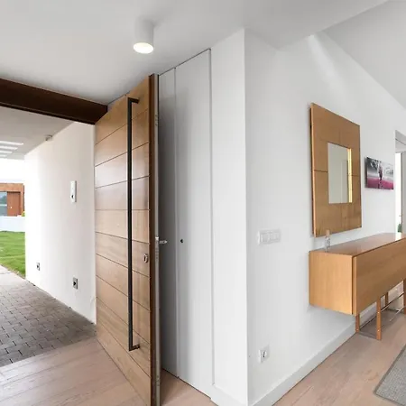 Villa 4-bed Luxury 5-star